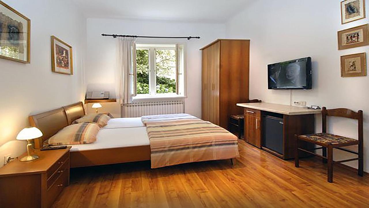 Angela Classic Rooms & Apartments Zagreb Exterior foto