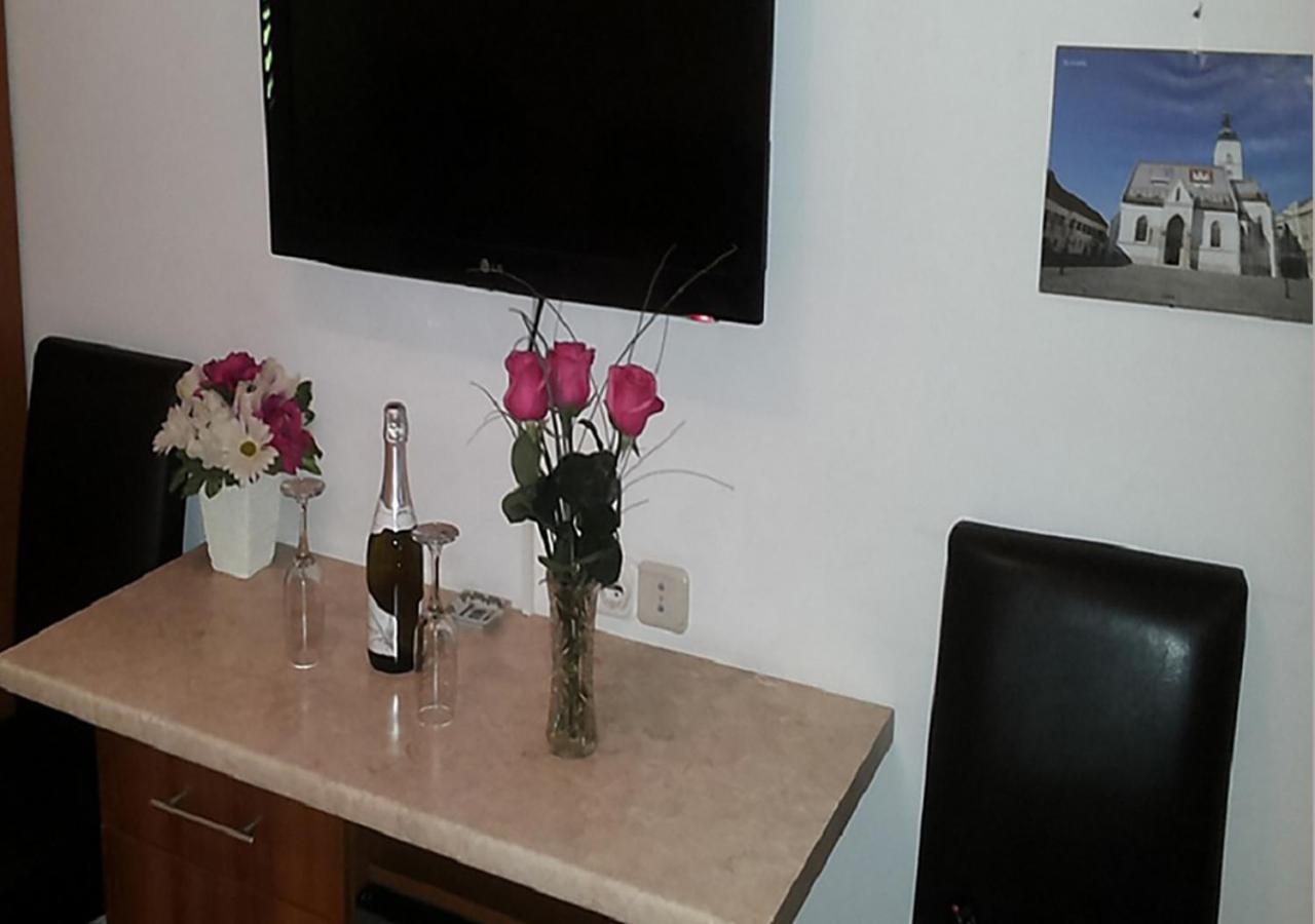 Angela Classic Rooms & Apartments Zagreb Exterior foto